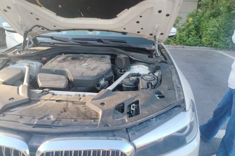Used BMW 5 Series 2020 525Li Luxury Package Engine Bay Left
