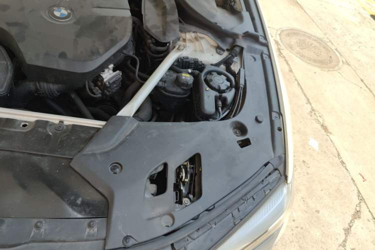 Used BMW 5 Series 2020 525Li Luxury Package Engine Bay Left
