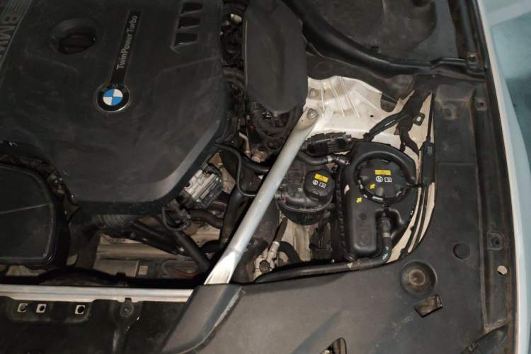 Used BMW 5 Series 2020 525Li M Sport Package Engine Bay Left