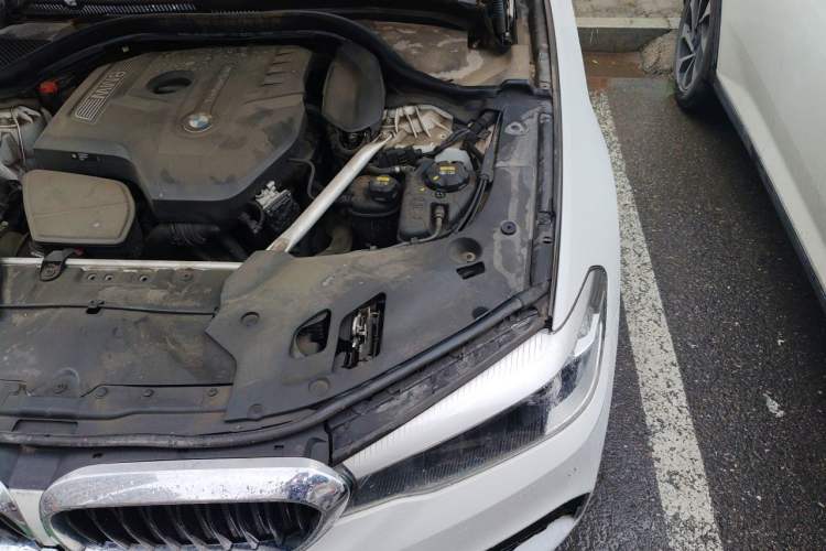 Used BMW 5 Series 2020 525Li M Sport Package Engine Bay Left