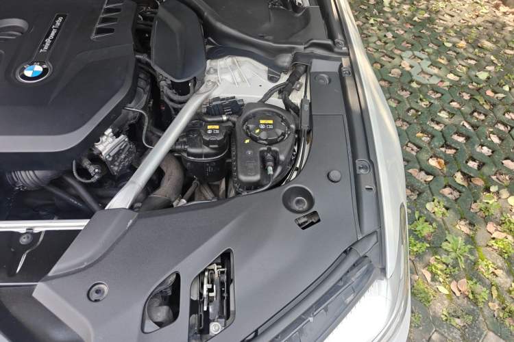 Used BMW 5 Series 2020 525Li Luxury Package Engine Bay Left