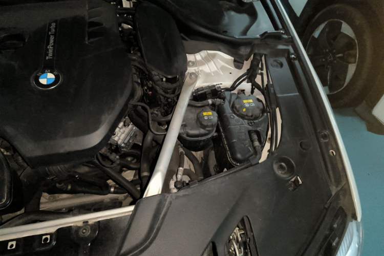 Used BMW 5 Series 2020 525Li M Sport Package Engine Bay Left