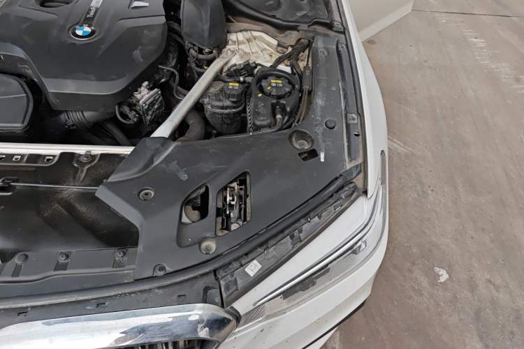Used BMW 5 Series 2020 530Li Luxury Edition M Sport Package Engine Bay Left
