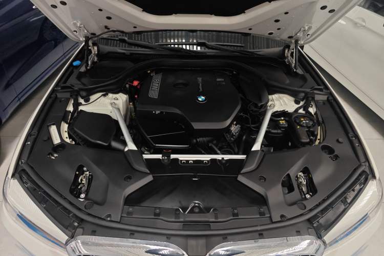 Used BMW 5 Series 2020 525Li Luxury Package Engine Bay