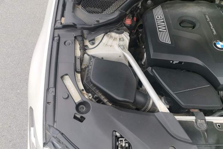 Used BMW 5 Series 2020 525Li M Sport Package Engine Bay Right