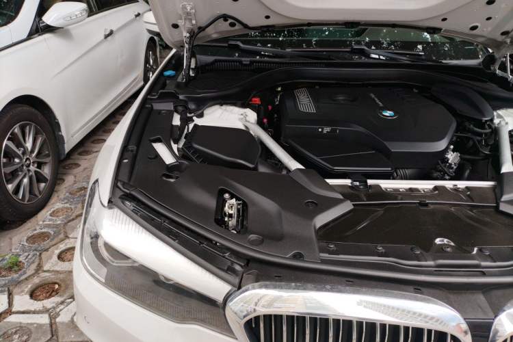 Used BMW 5 Series 2020 525Li Luxury Package Engine Bay Right