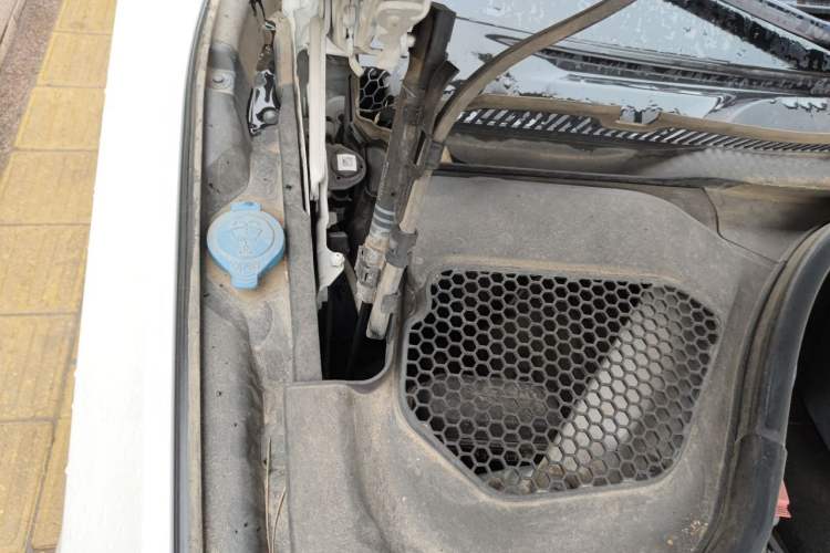 Used BMW 5 Series 2020 525Li Luxury Package Engine Bay Right