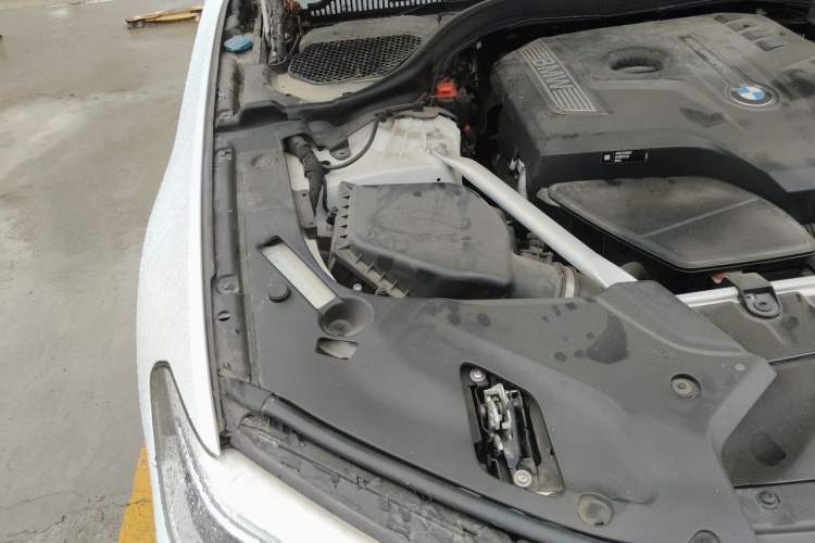 Used BMW 5 Series 2020 530Li Luxury Edition Premium Package Engine Bay Right