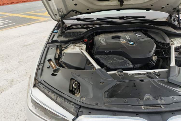 Used BMW 5 Series 2020 530Li Leading Edition Luxury Package Engine Bay Right