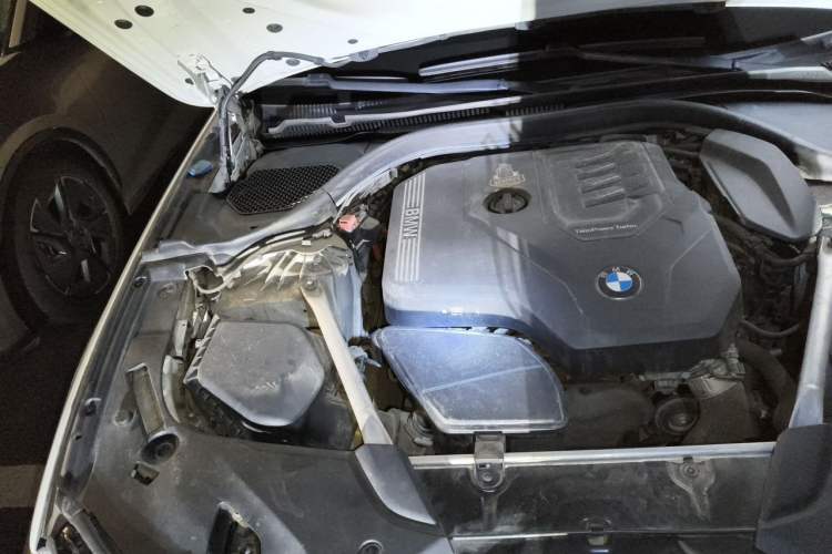 Used BMW 5 Series 2020 525i M Sport Package Engine Bay Right