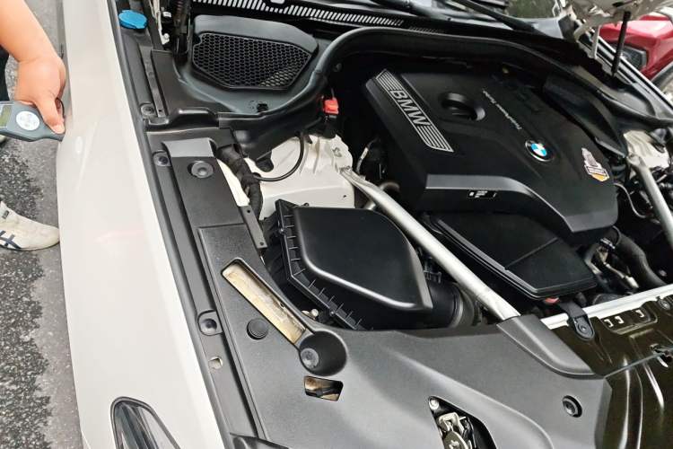 Used BMW 5 Series 2020 525Li M Sport Package Engine Bay Right