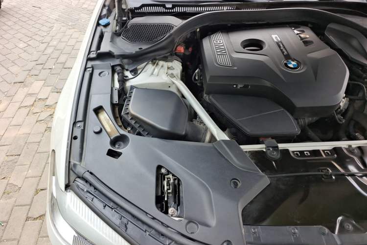 Used BMW 5 Series 2020 525Li M Sport Package Engine Bay Right