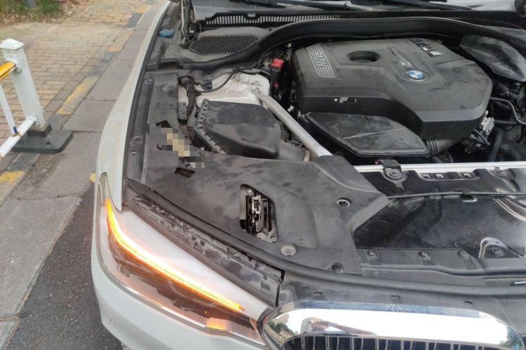 Used BMW 5 Series 2020 530Li Leading Edition Luxury Package Engine Bay Right