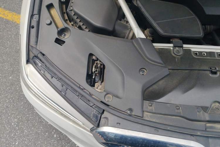 Used BMW 5 Series 2020 530Li Leading Model M Sport Package Engine Bay Right