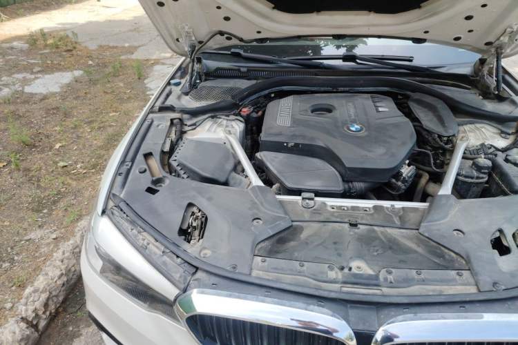 Used BMW 5 Series 2020 525Li M Sport Package Engine Bay Right