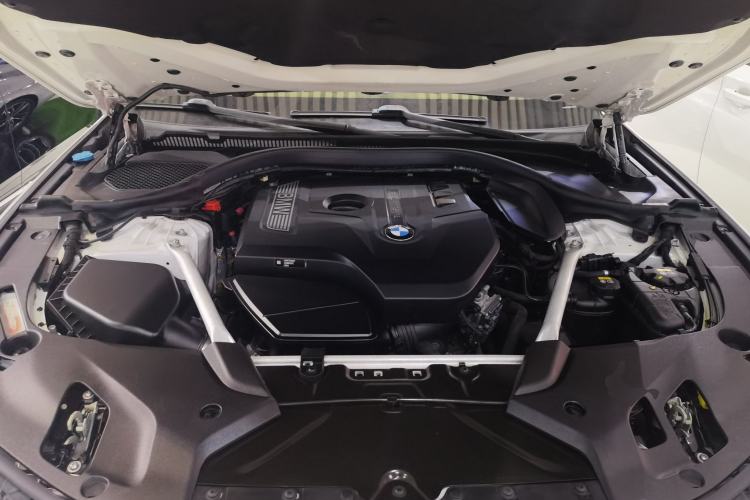Used BMW 5 Series 2020 525Li M Sport Package Engine Bay
