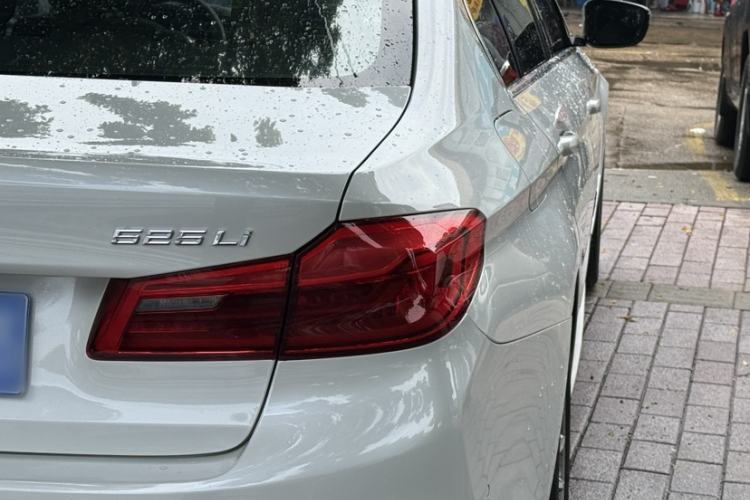 Used BMW 5 Series 2020 525Li M Sport Package Exterior 1