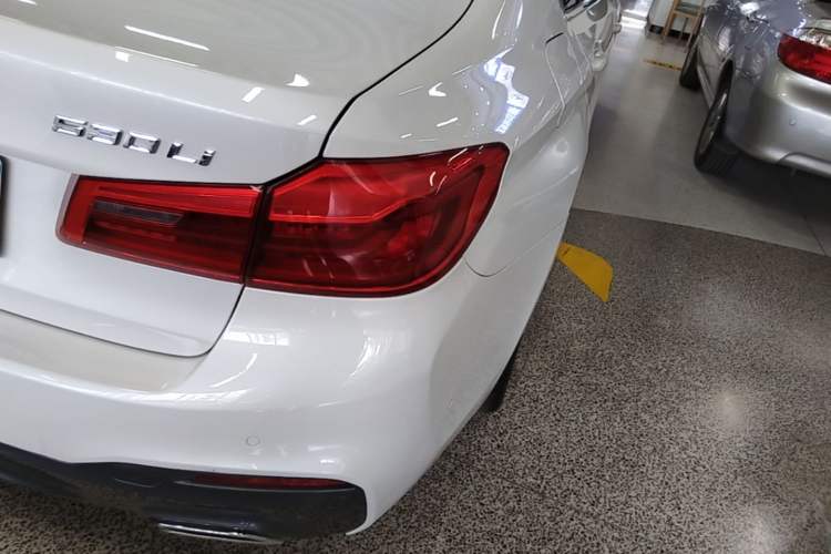 Used BMW 5 Series 2020 530Li Leading Model M Sport Package Exterior 1