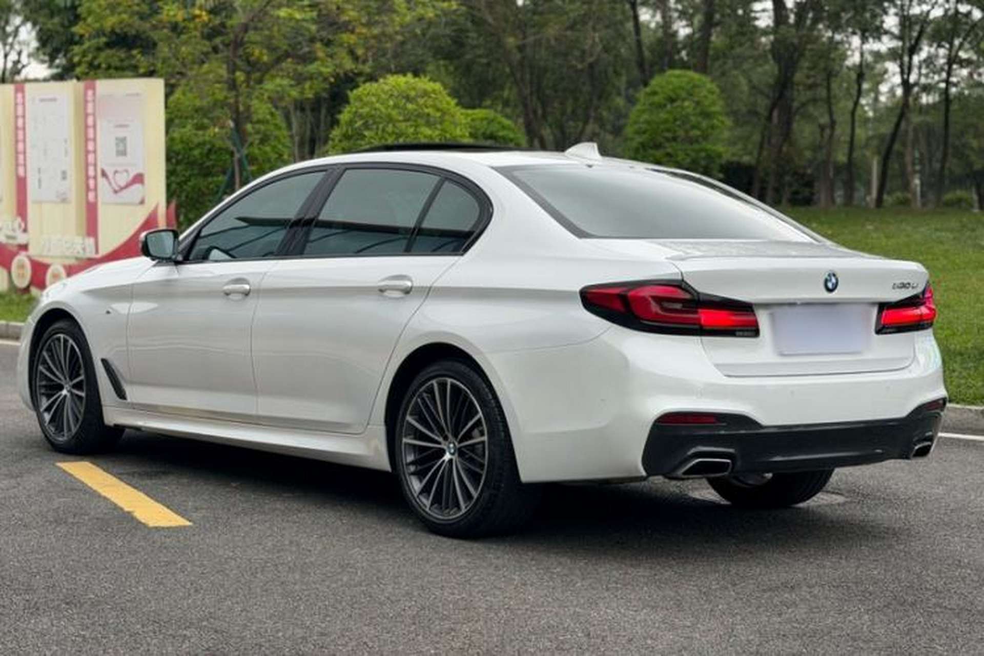 Used BMW 5 Series 2020 530Li Leading Model M Sport Package Exterior 1