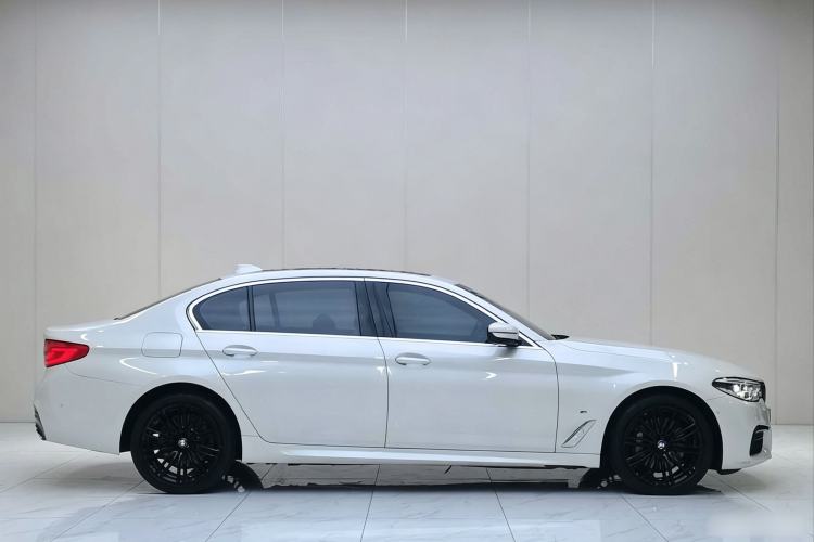 Used BMW 5 Series 2020 530Li Leading Model M Sport Package Exterior 1