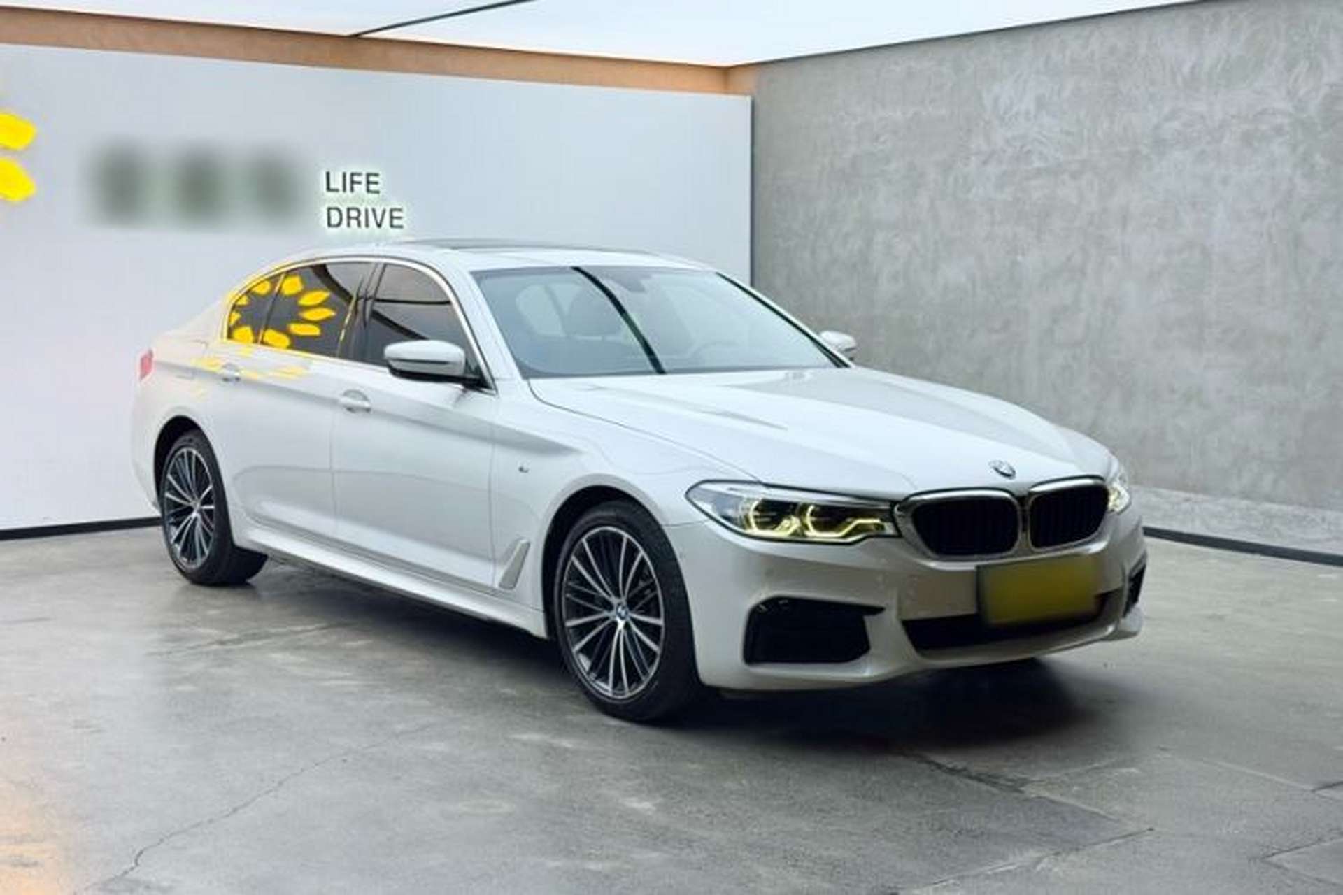 Used BMW 5 Series 2020 530Li Luxury Edition M Sport Package Exterior 2