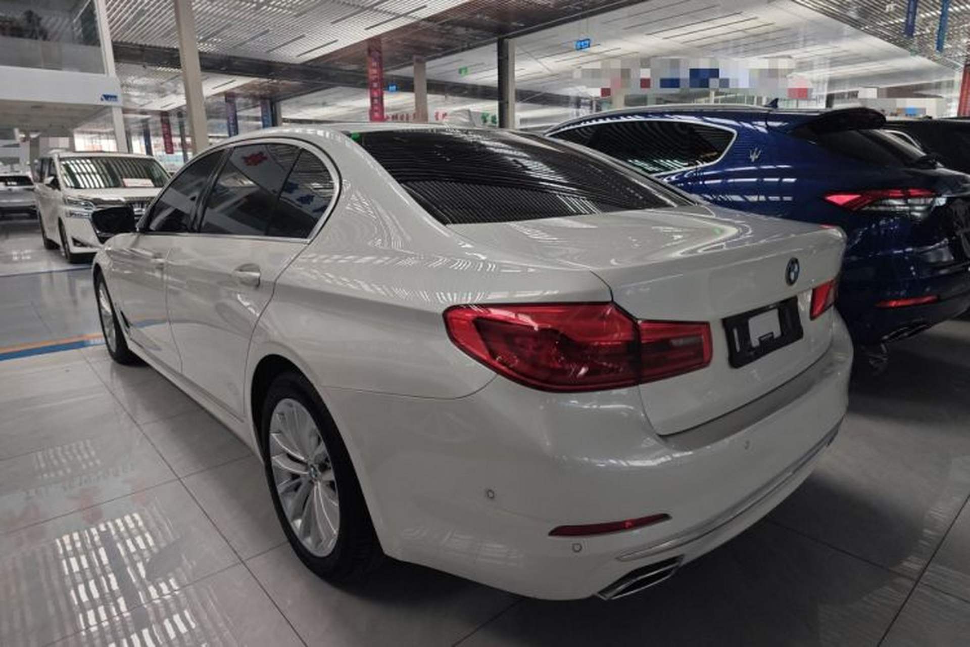 Used BMW 5 Series 2020 525Li Luxury Package Exterior 2