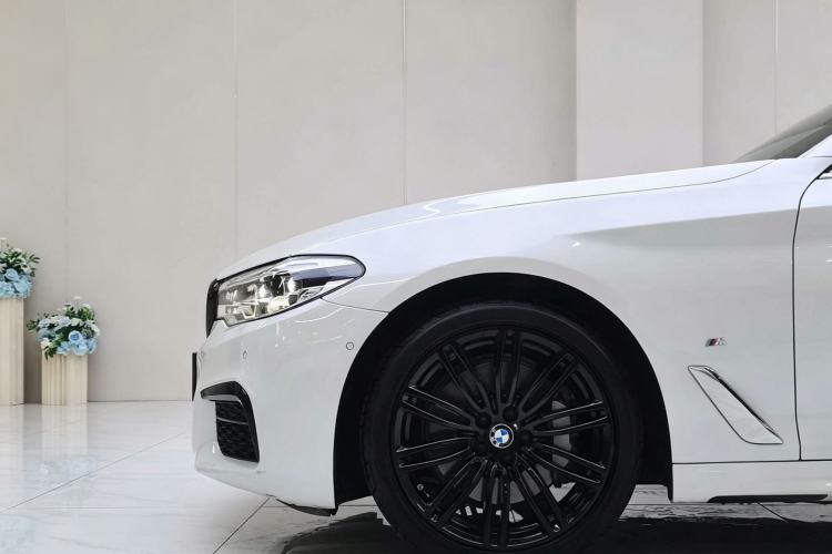 Used BMW 5 Series 2020 530Li Leading Model M Sport Package Exterior 2