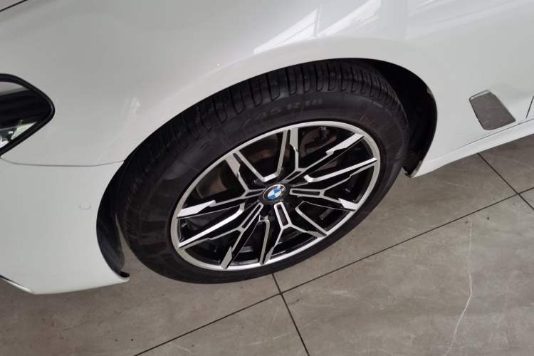 Used BMW 5 Series 2020 525Li M Sport Package Exterior 4
