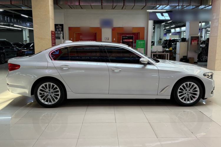 Used BMW 5 Series 2020 525Li Luxury Package Exterior 4