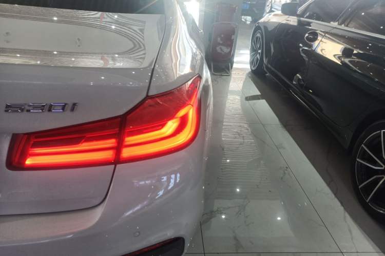Used BMW 5 Series 2020 530i M Sport Package Exterior 6
