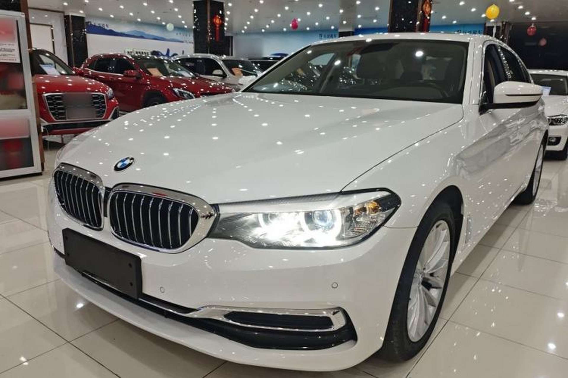 Used BMW 5 Series 2020 525Li Luxury Package Front Left 45 Deg