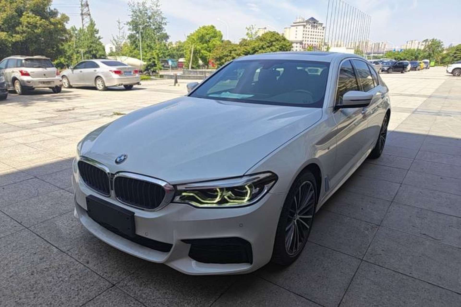 Used BMW 5 Series 2020 530Li Leading Model M Sport Package Front Left 45 Deg