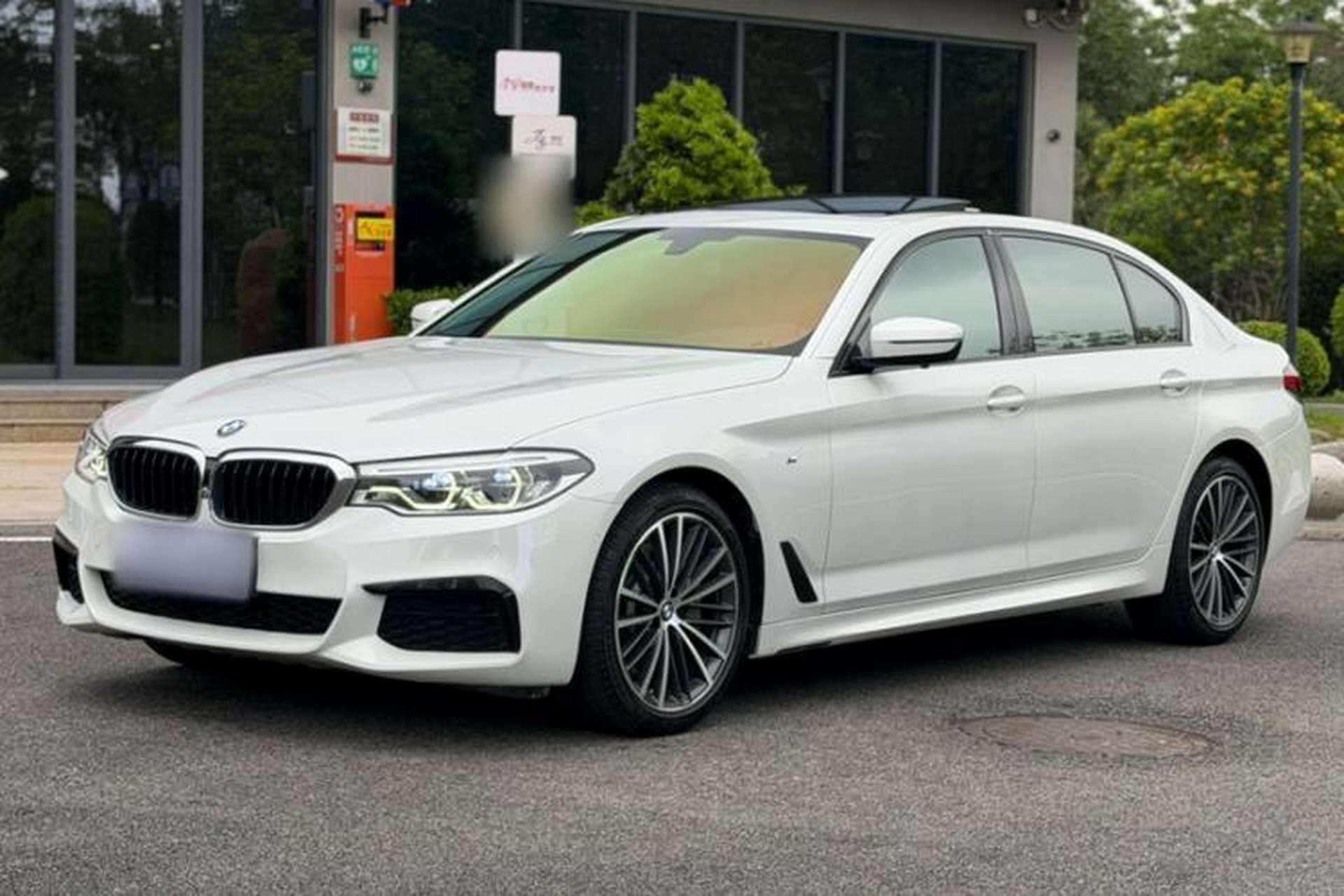 Used BMW 5 Series 2020 530Li Leading Model M Sport Package Front Left 45 Deg