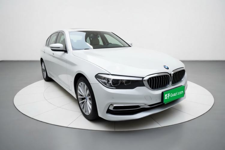 Used BMW 5 Series 2020 525Li Luxury Package Front Right 45 Deg