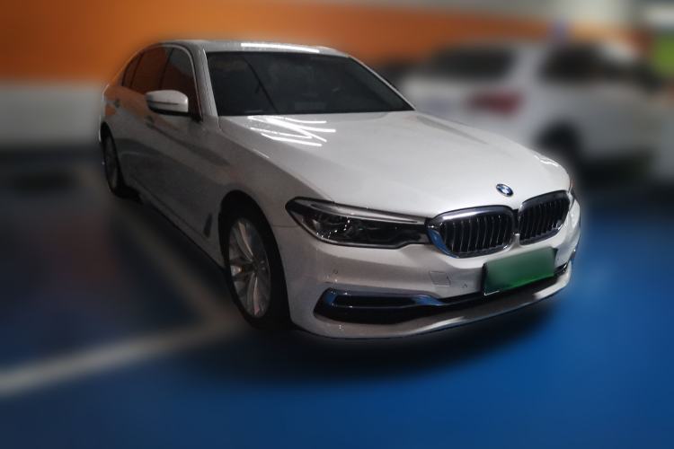 Used BMW 5 Series 2020 530Li Luxury Edition Premium Package Front Right 45 Deg