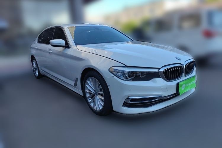Used BMW 5 Series 2020 525Li Luxury Package Front Right 45 Deg