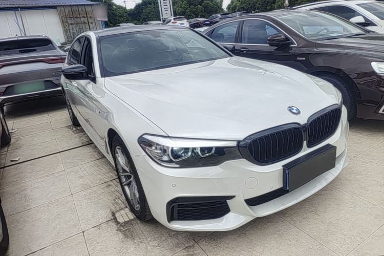 Used BMW 5 Series 2020 525Li M Sport Package Front Right 45 Deg