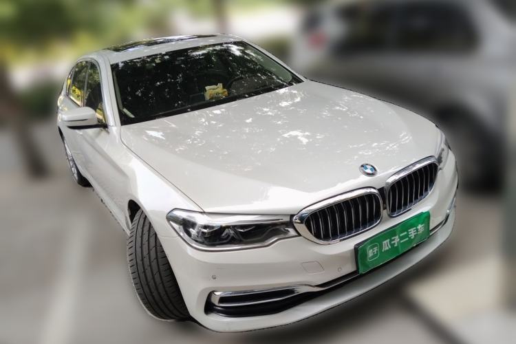 Used BMW 5 Series 2020 530Li Luxury Edition Premium Package Front Right 45 Deg