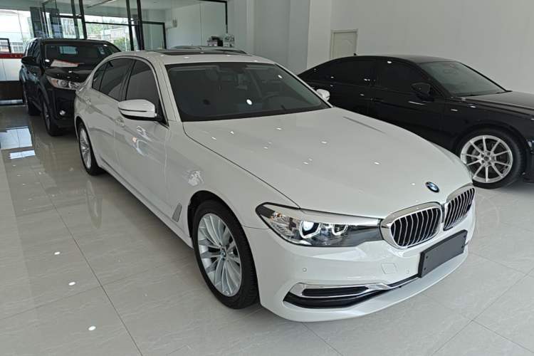 Used BMW 5 Series 2020 525Li Luxury Package Front Right 45 Deg