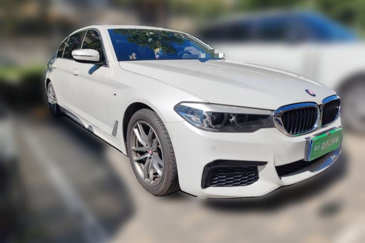 Used BMW 5 Series 2020 525Li M Sport Package Front Right 45 Deg