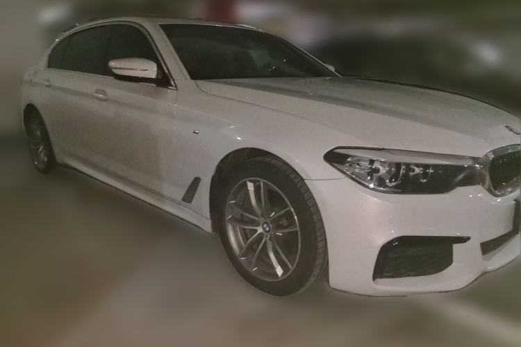 Used BMW 5 Series 2020 525Li M Sport Package Front Right 45 Deg