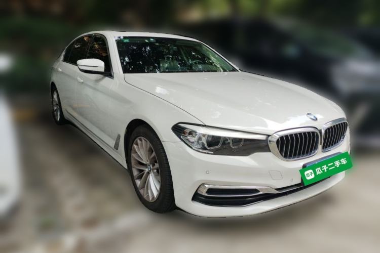 Used BMW 5 Series 2020 525Li Luxury Package Front Right 45 Deg