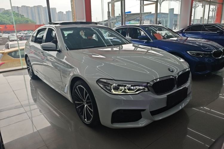 Used BMW 5 Series 2020 530Li Leading Model M Sport Package Front Right 45 Deg