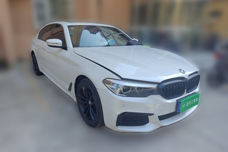 Used BMW 5 Series 2020 525Li M Sport Package Front Right 45 Deg