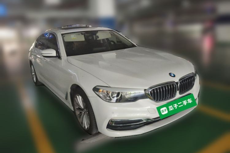 Used BMW 5 Series 2020 525Li Luxury Package Front Right 45 Deg