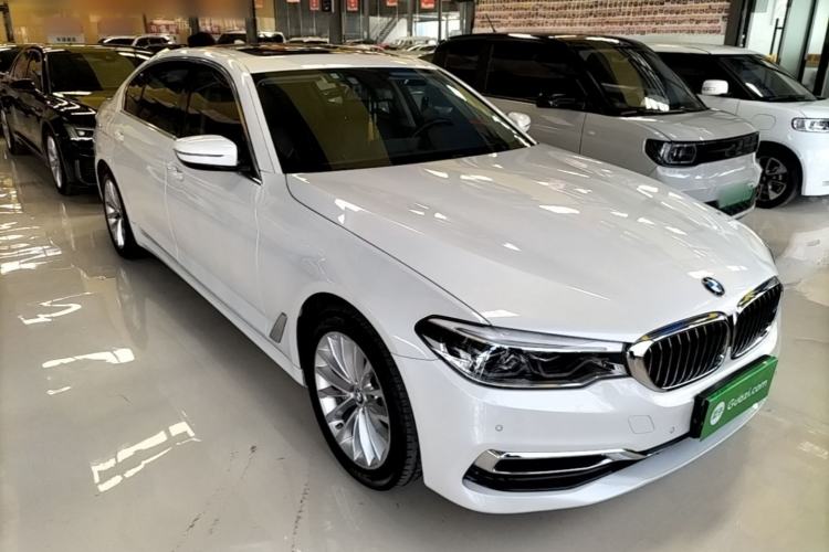 Used BMW 5 Series 2020 530Li Leading Edition Luxury Package Front Right 45 Deg