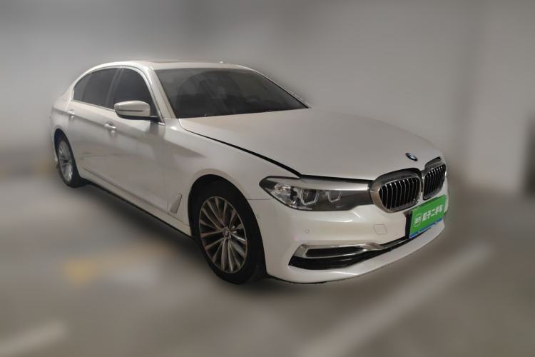 Used BMW 5 Series 2020 525Li Luxury Package Front Right 45 Deg