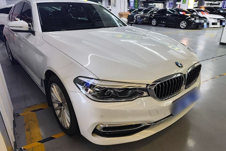 Used BMW 5 Series 2020 530Li Luxury Edition Premium Package Front Right 45 Deg