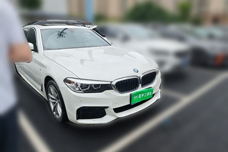 Used BMW 5 Series 2020 525Li M Sport Package Front Right 45 Deg