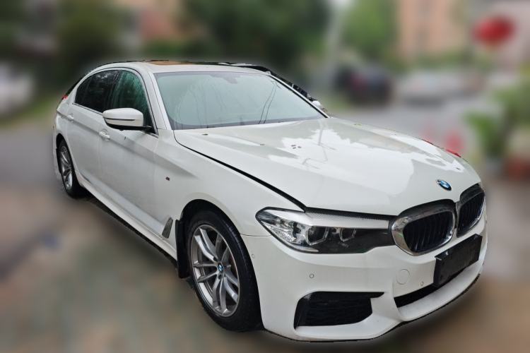 Used BMW 5 Series 2020 525Li M Sport Package Front Right 45 Deg